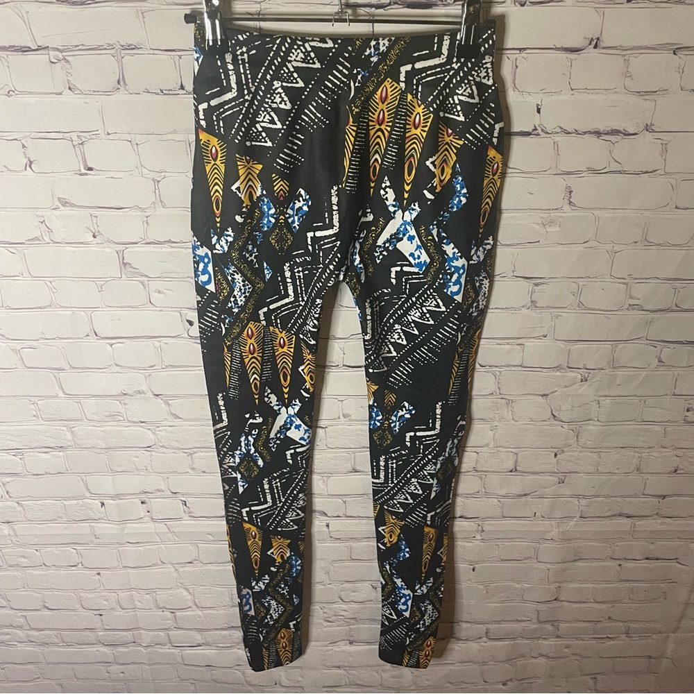 😏Just One Exotic Leggings😏Size M